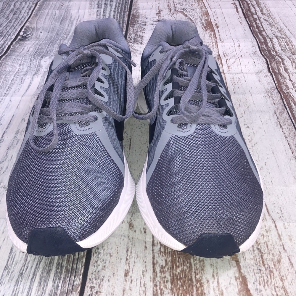NWOT Nike Downshifter 8 Grey/White Sneakers Sz 6.5 - Picture 4 of 11
